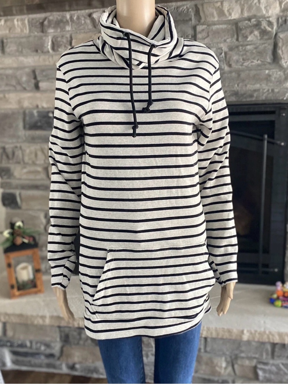 Lily & Lottie  Size M  Black Striped Cowl Neck Pullover Hoodie -009